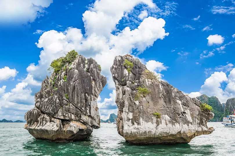 Vịnh Hạ Long - Thiên nhiên hùng vĩ, điểm tham quan nhất định phải đến